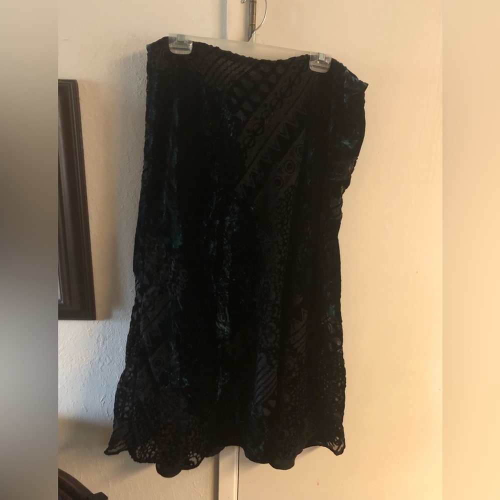 Temporarily misplaced-Mirasol Burnt Velvet Skirt- 713 $35 or $30 w/offer
